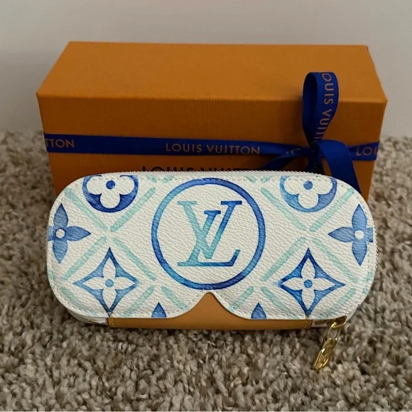 Louis Vuitton Sunglasses Pouch GM, Lagoon By The Pool Limited Edition - Picture 2 of 6